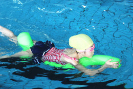 游泳棒 儿童浮力棒游泳棒 玩水戏水玩具 学泳棒 成人游泳配件包邮