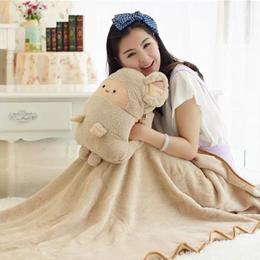 创意可爱方熊卡卡鼠抱枕手捂毯子两用靠垫三合一