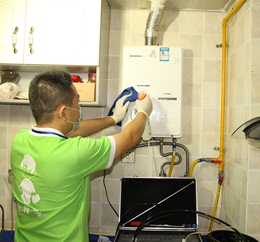 成都专业清洗热水器上门服务成都金维客家电清洗服务热水器清洗
