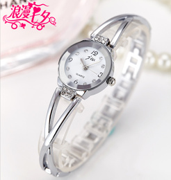 新韩版手表女款时尚潮流防水表手表钢带学生女石英电子表女时装表