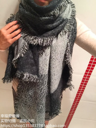 韩版斜角围巾披肩两用女秋冬季毛线格子流苏超大加厚针织保暖披风