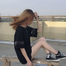 夏装新款韩范学生中性宽松女T恤 港风特别设计袖口拼接中长款上衣