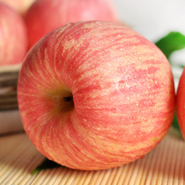 新鲜苹果水果正宗烟台栖霞红富士包邮吃的4斤送1斤共5斤